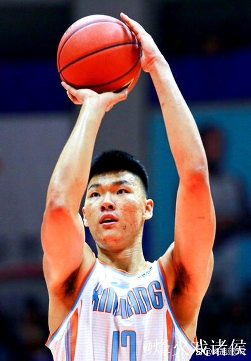 范子铭16+11雷蒙19分 首钢大胜上海总比分1-1