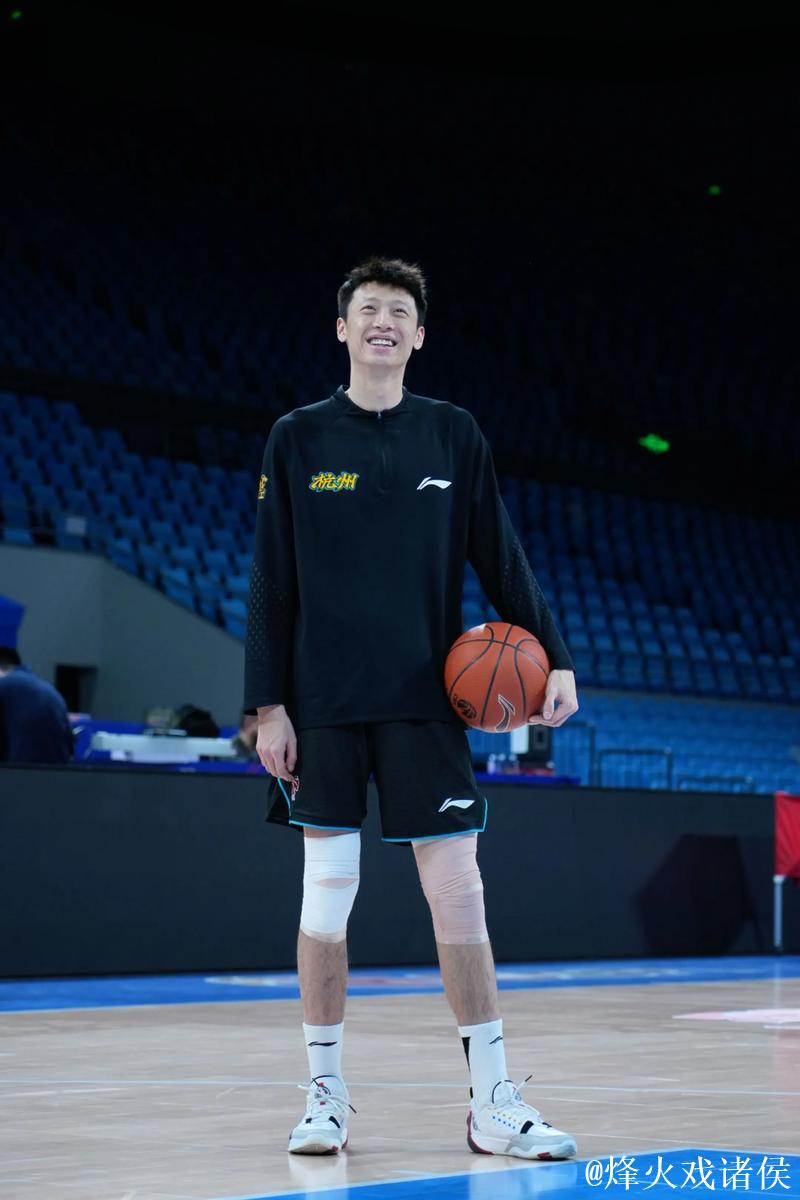 俱乐部杯-赵岩昊15分广厦胜四川 王云章14分