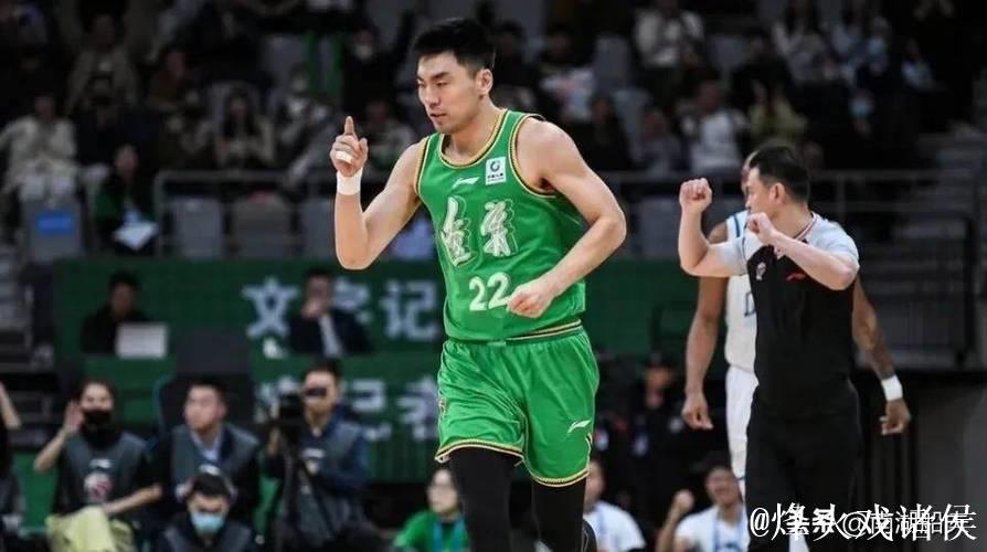 希望没有大碍！辽宁队老将李晓旭无对抗受伤