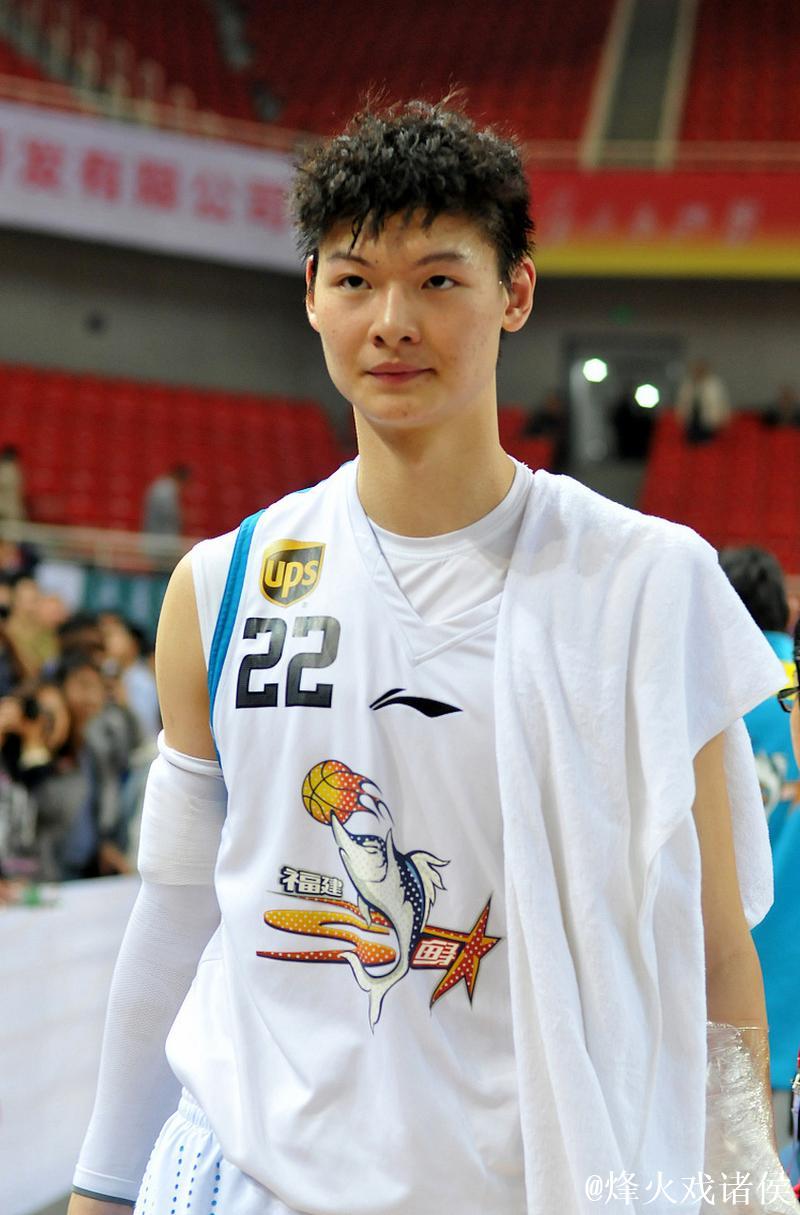 CBA夏联-王哲林21分上海胜福建 翁金郎23+7 CBA夏联-王哲林21分上海胜福建 翁金郎23+7